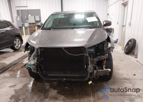 2018 Toyota Highlander Xle z USA, uszkodzony, nr VIN 5TDJZRFH2JS528116